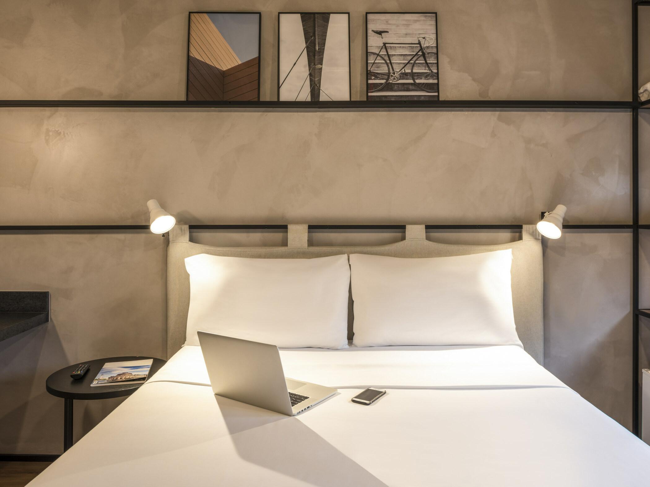Ibis Brussels Centre Chatelain Иксель Экстерьер фото