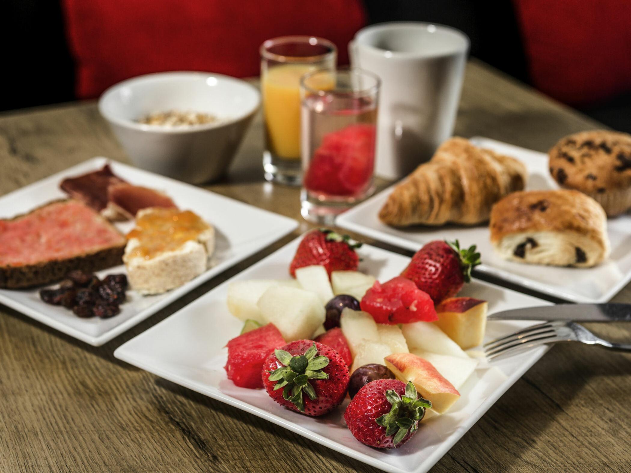 Ibis Brussels Centre Chatelain Иксель Экстерьер фото